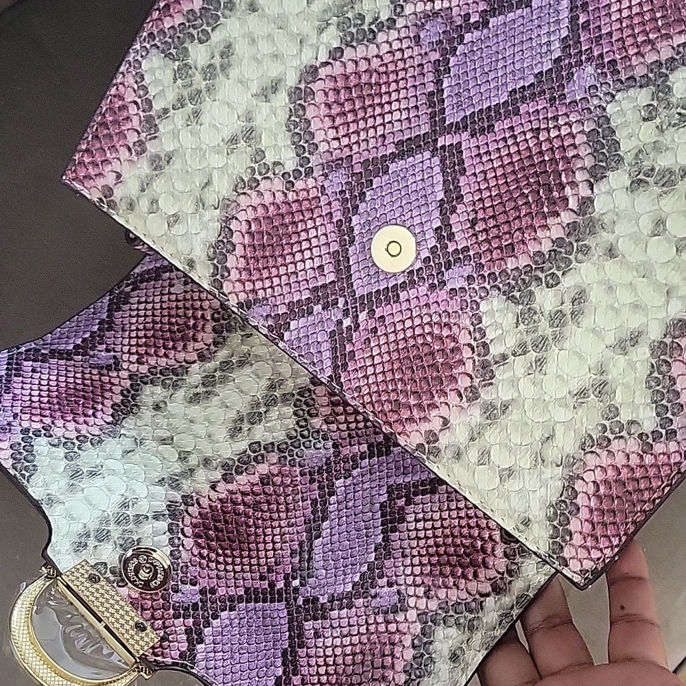 JustFab Handbag - Picture 6 of 10